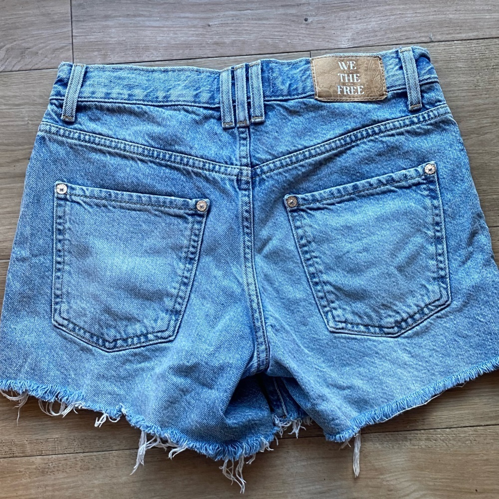 We The Free Ivy Mid Rise Short - Picture 5 of 10